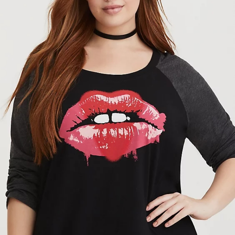Torrid 00 Lips 3/4 sleeve